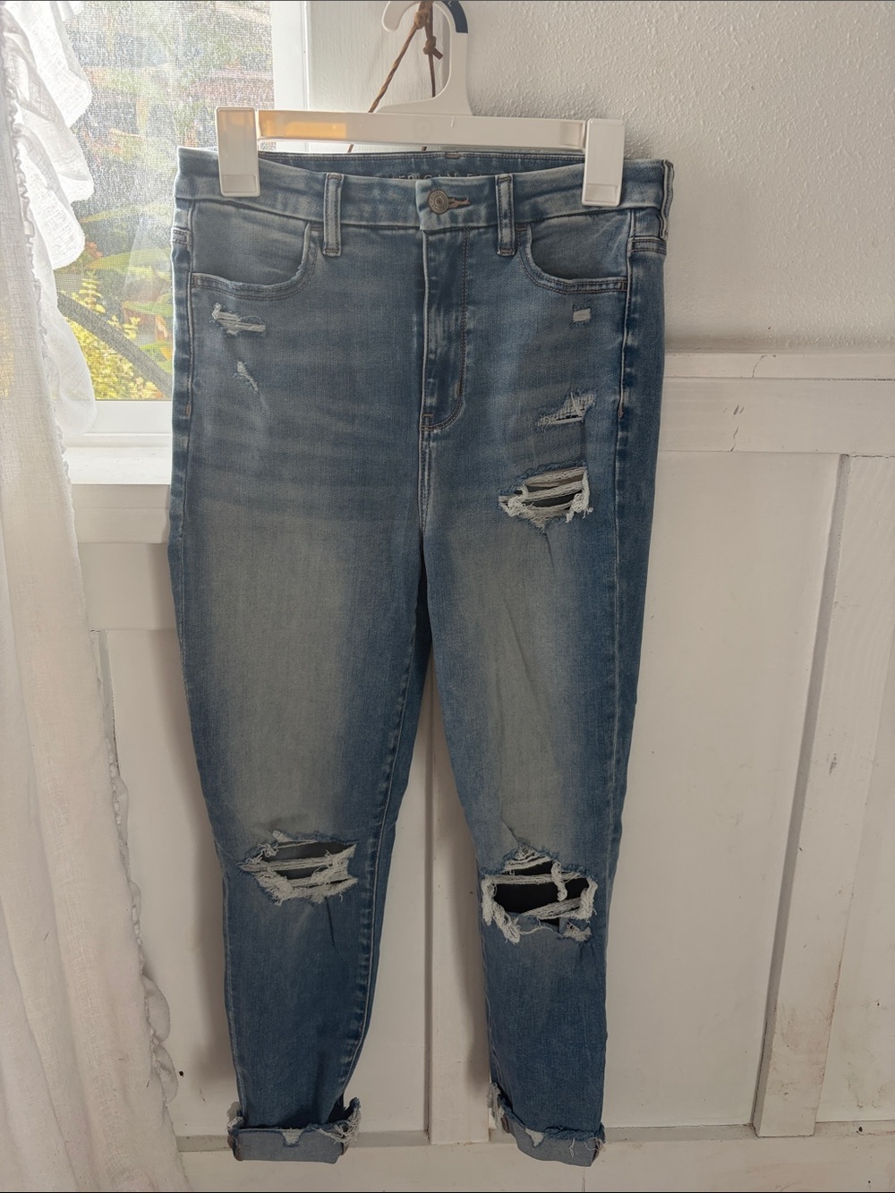Relaxed Boyfriend Jeans in Distressed Medium Blue Size 10 Short